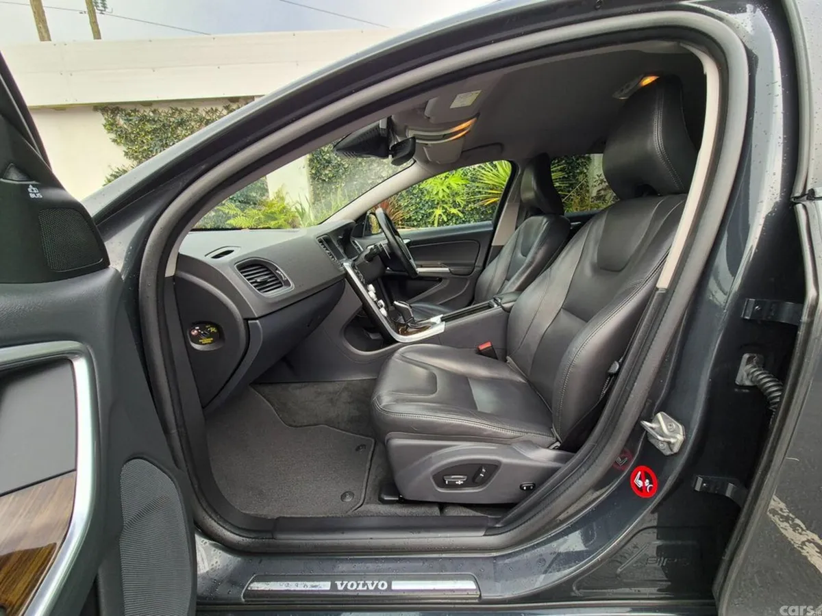Volvo V60 Estate, Diesel, 2017, Grey