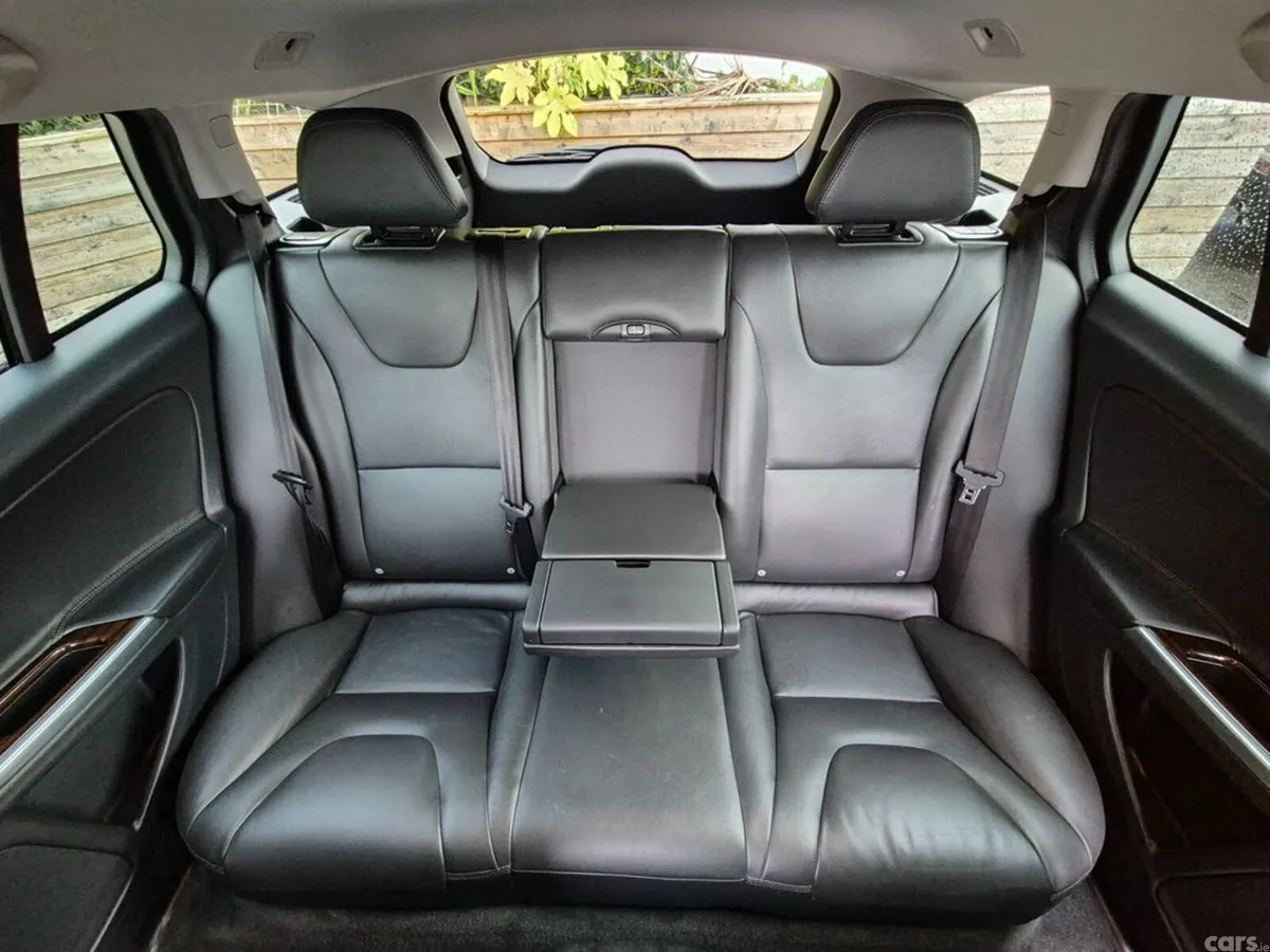 Volvo V60 Estate, Diesel, 2017, Grey