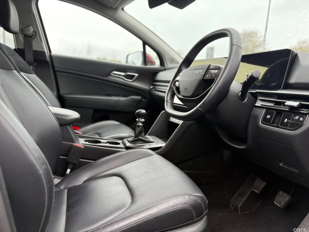 Kia Sportage SUV, Diesel Hybrid, 2026, Red