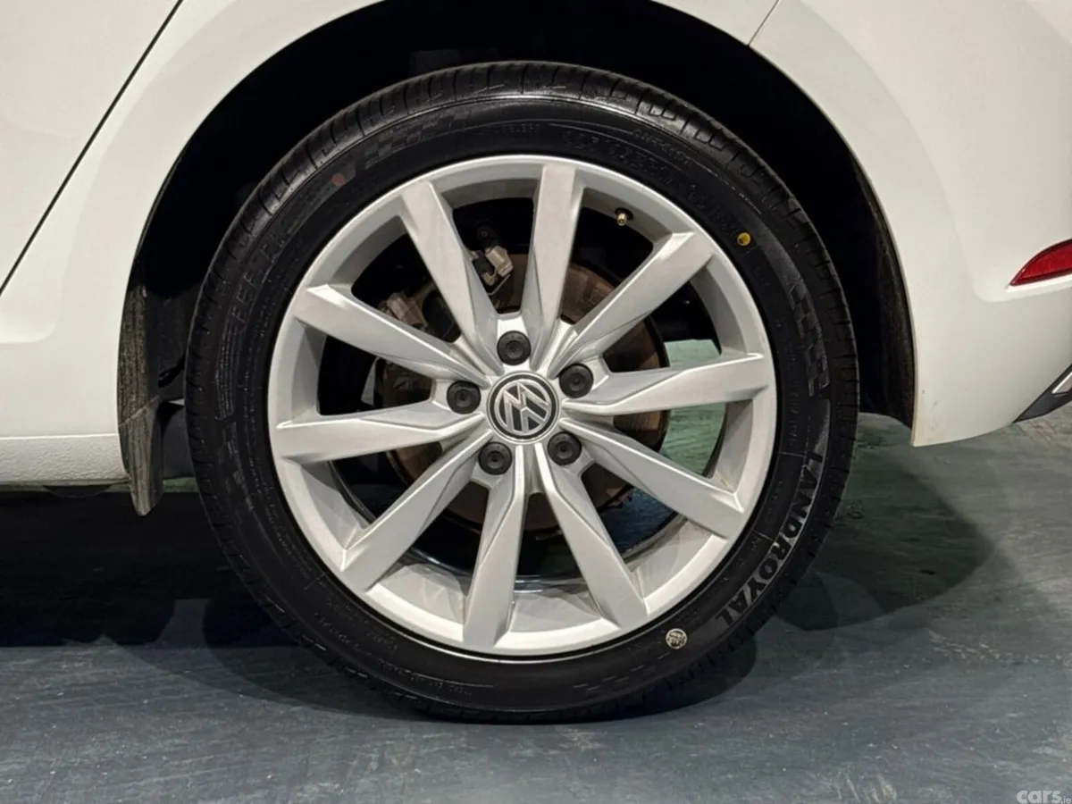 Volkswagen Golf Hatchback, Petrol, 2019, White