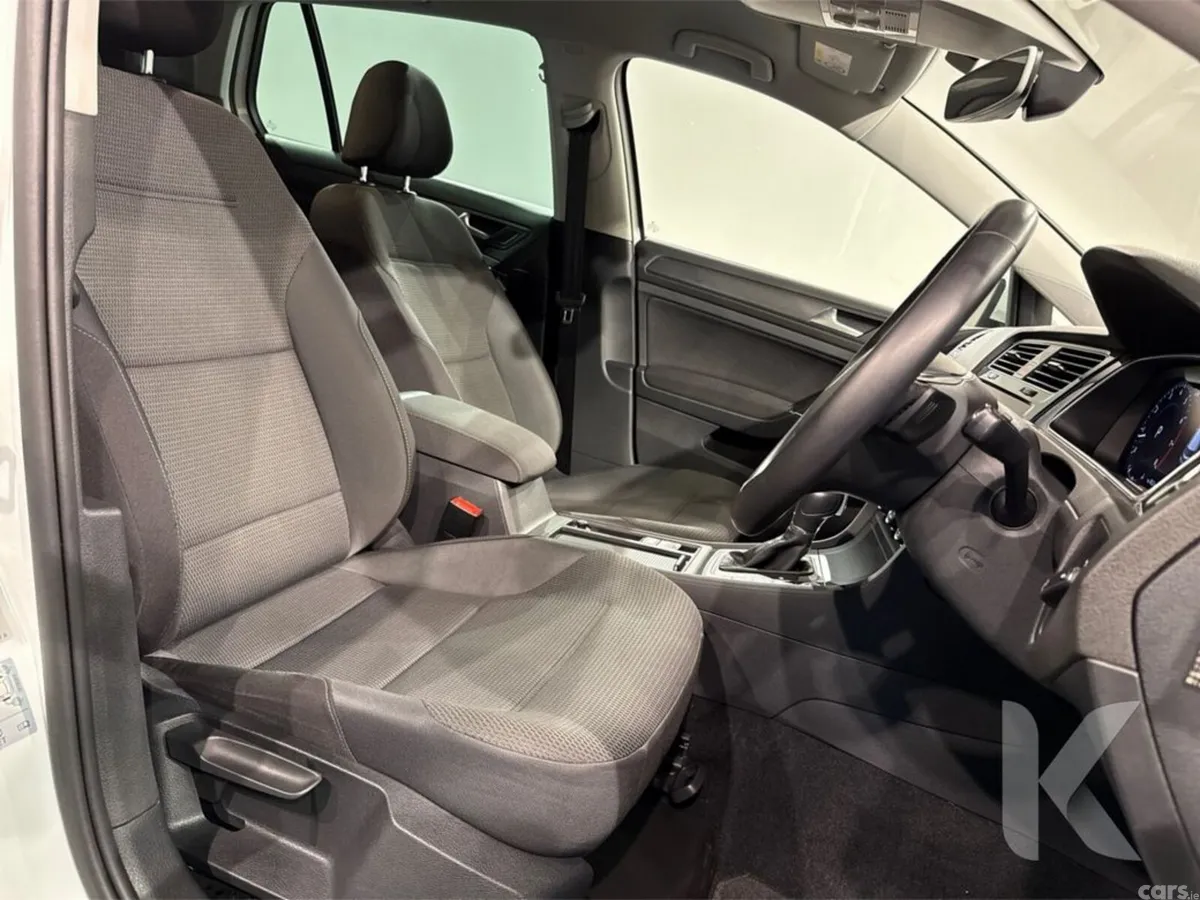 Volkswagen Golf Hatchback, Petrol, 2019, White