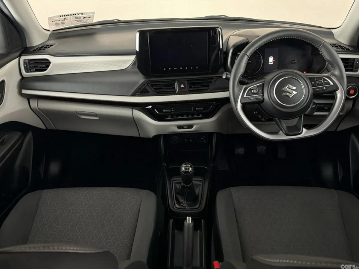 Suzuki Swift Hatchback, Petrol Hybrid, 2024, White