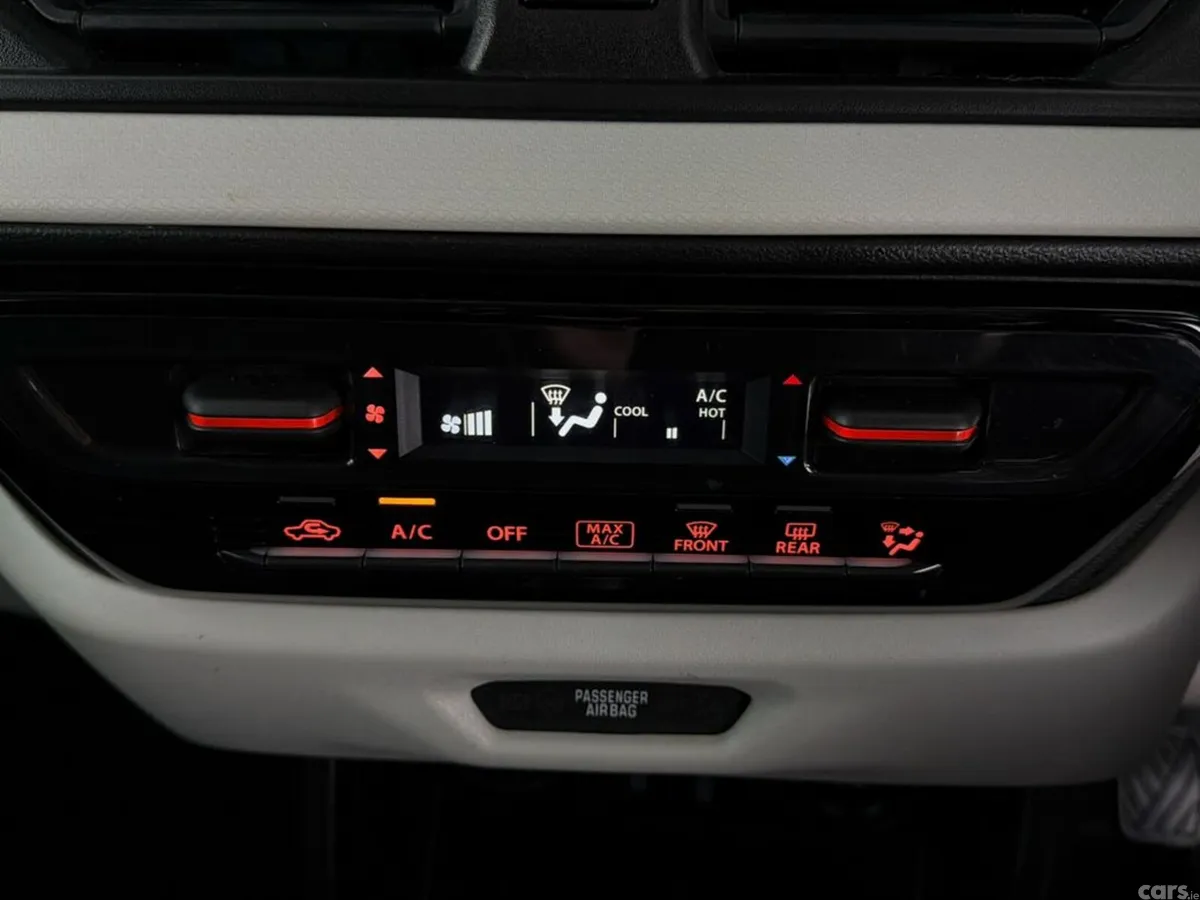 Suzuki Swift Hatchback, Petrol Hybrid, 2024, White