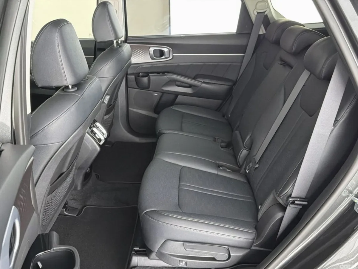 Kia Sorento SUV, Petrol Hybrid, 2026, Grey