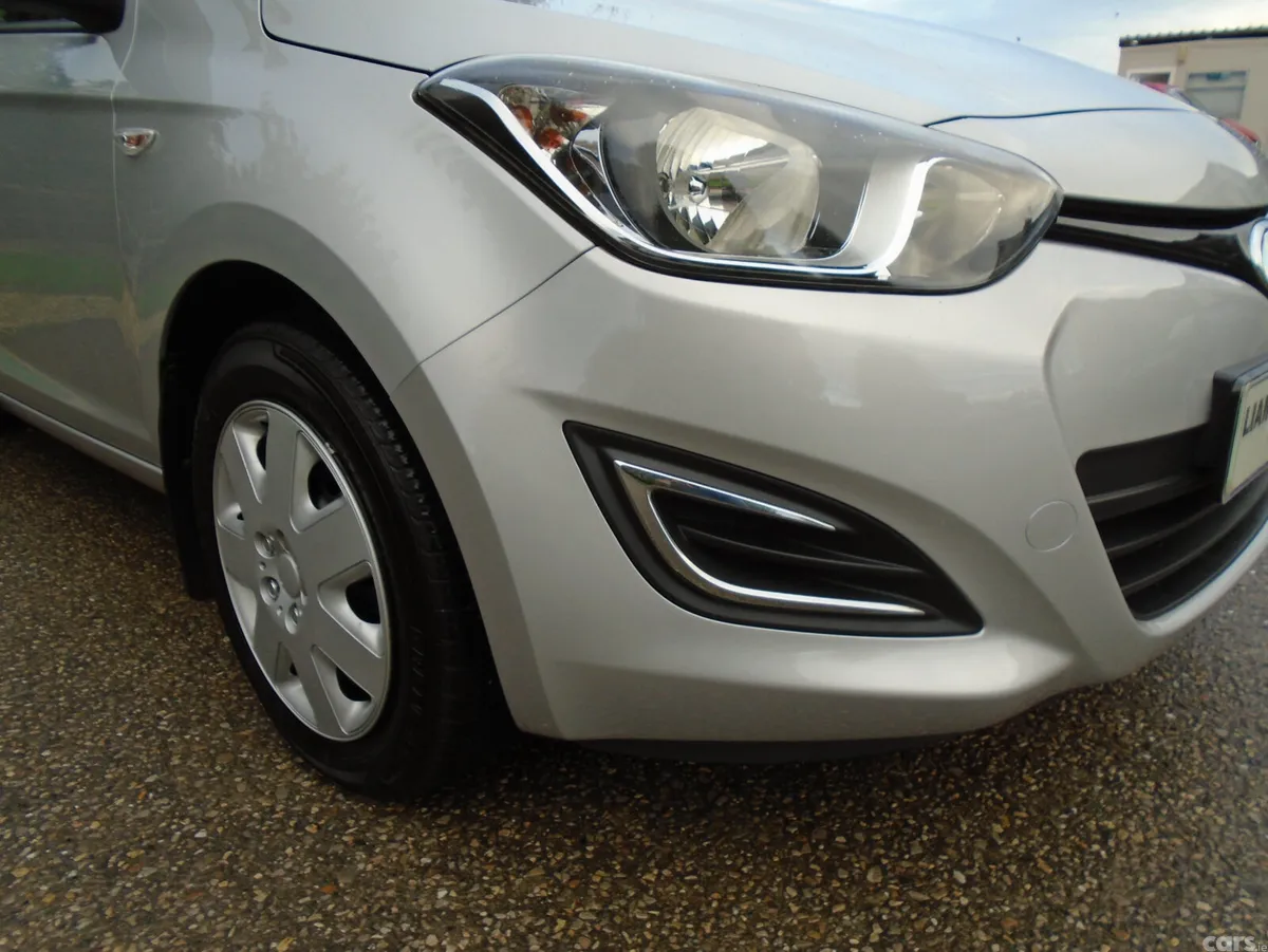 Hyundai i20 Hatchback, Petrol, 2013, Silver