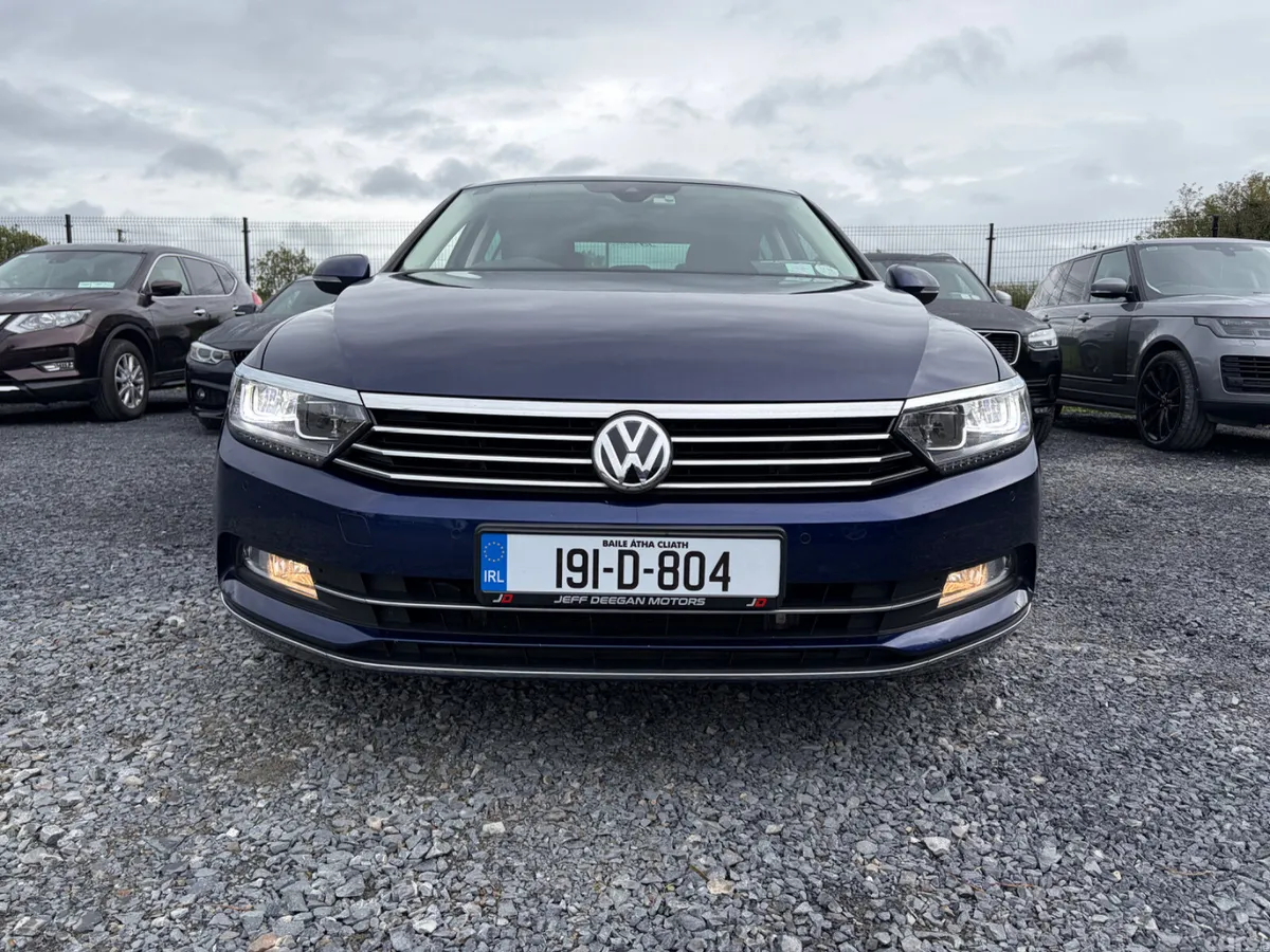 Volkswagen Passat Saloon, Diesel, 2019, Blue