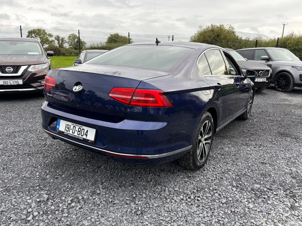 Volkswagen Passat Saloon, Diesel, 2019, Blue