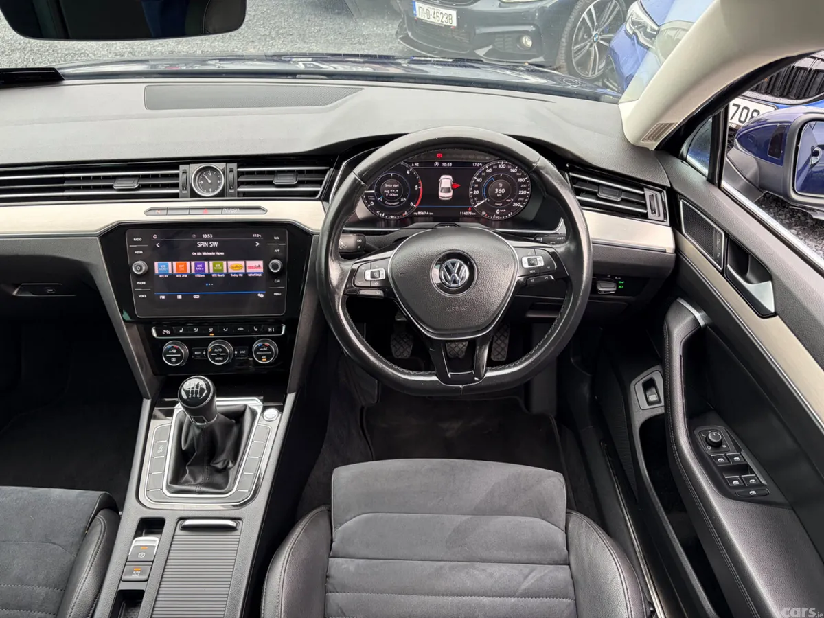 Volkswagen Passat Saloon, Diesel, 2019, Blue