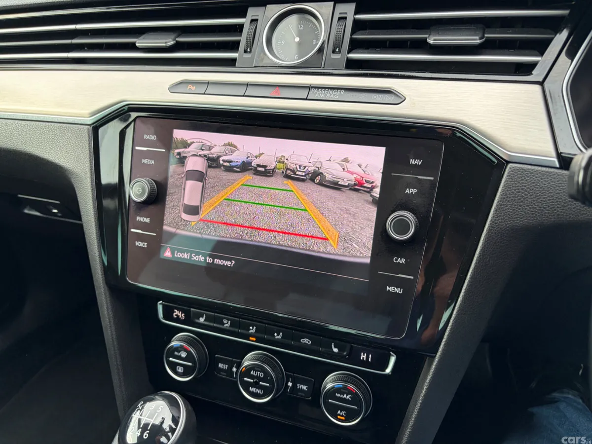 Volkswagen Passat Saloon, Diesel, 2019, Blue