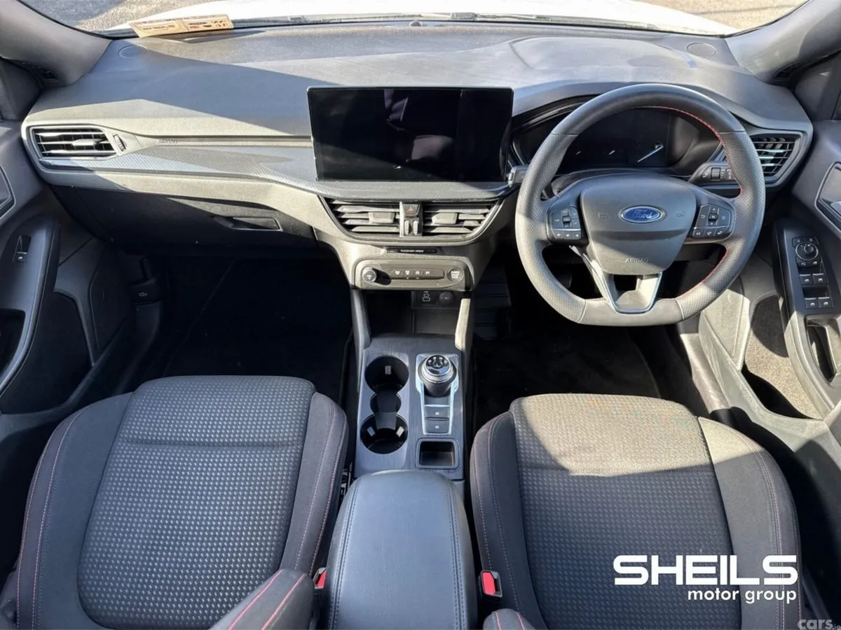 Ford Focus Hatchback, Diesel, 2024, White