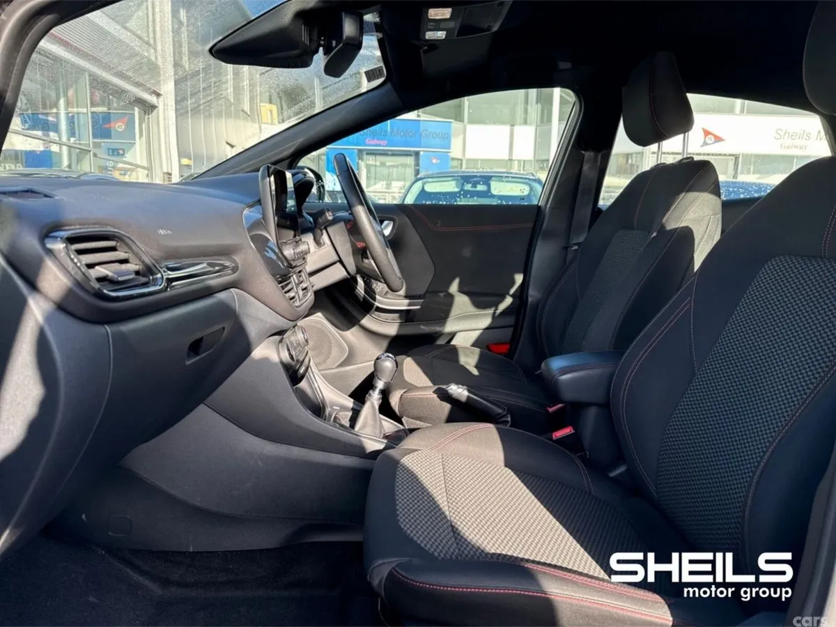 Ford Puma MPV, Petrol Hybrid, 2021, Black