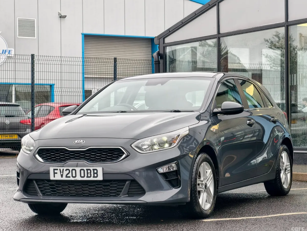 Kia Ceed Hatchback, Petrol, 2020, Grey