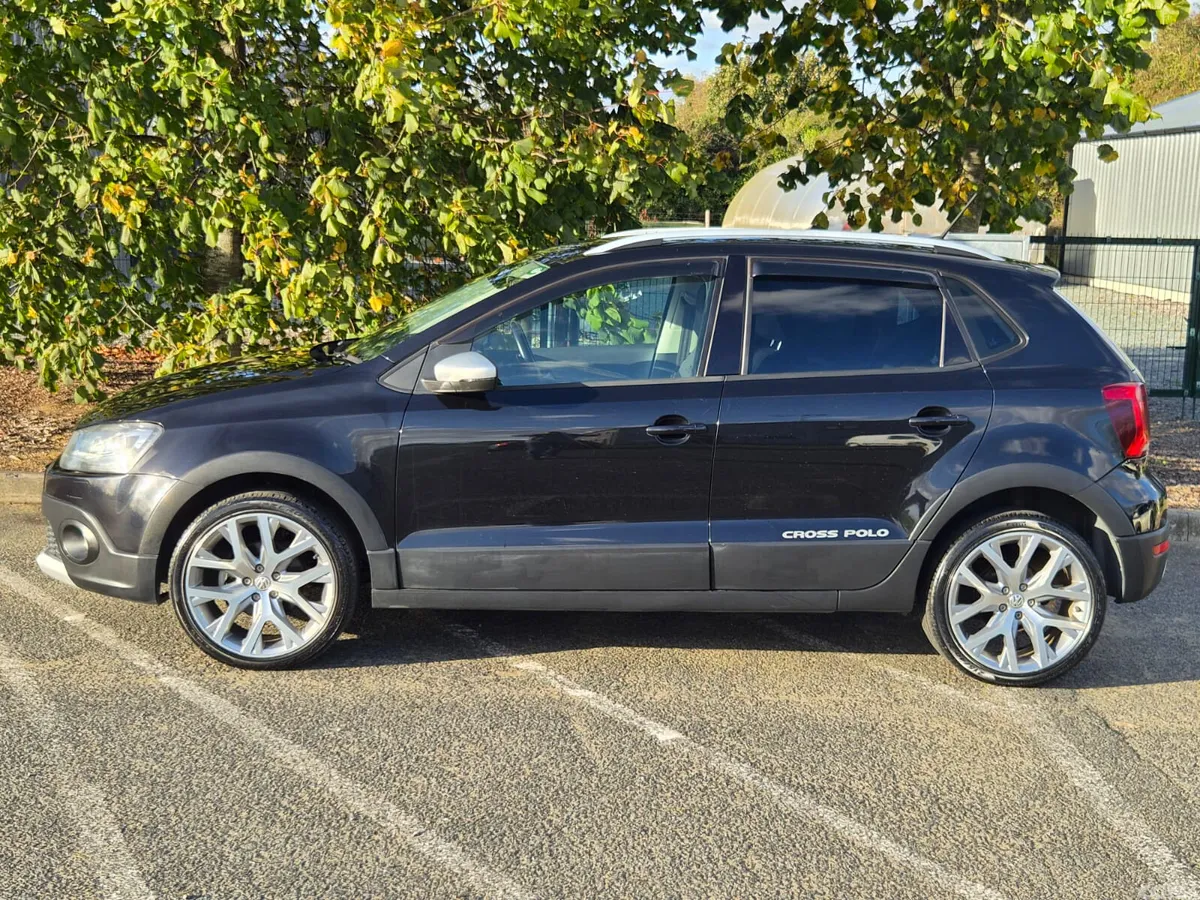 Volkswagen Polo Hatchback, Petrol, 2015, Black