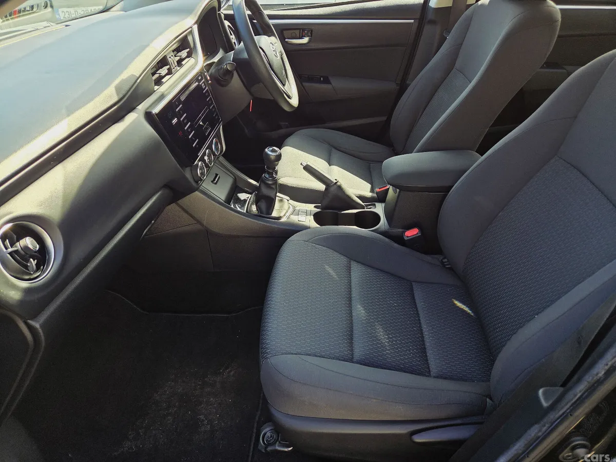 Toyota Corolla Saloon, Diesel, 2017, Black