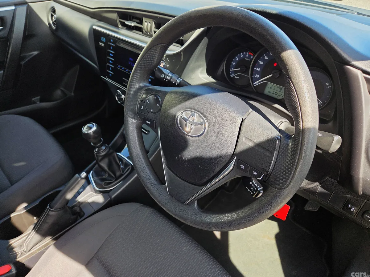 Toyota Corolla Saloon, Diesel, 2017, Black