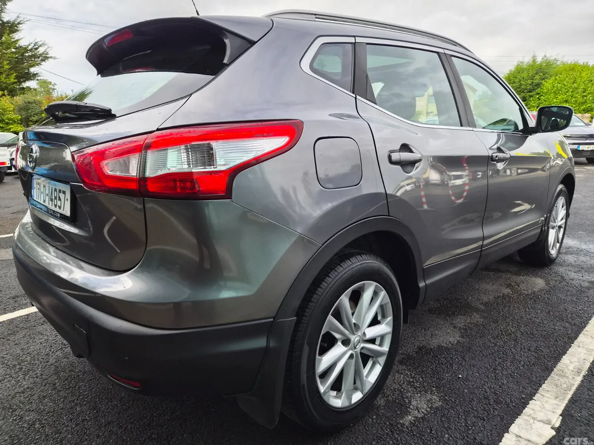 Nissan Qashqai SUV, Diesel, 2017, Grey