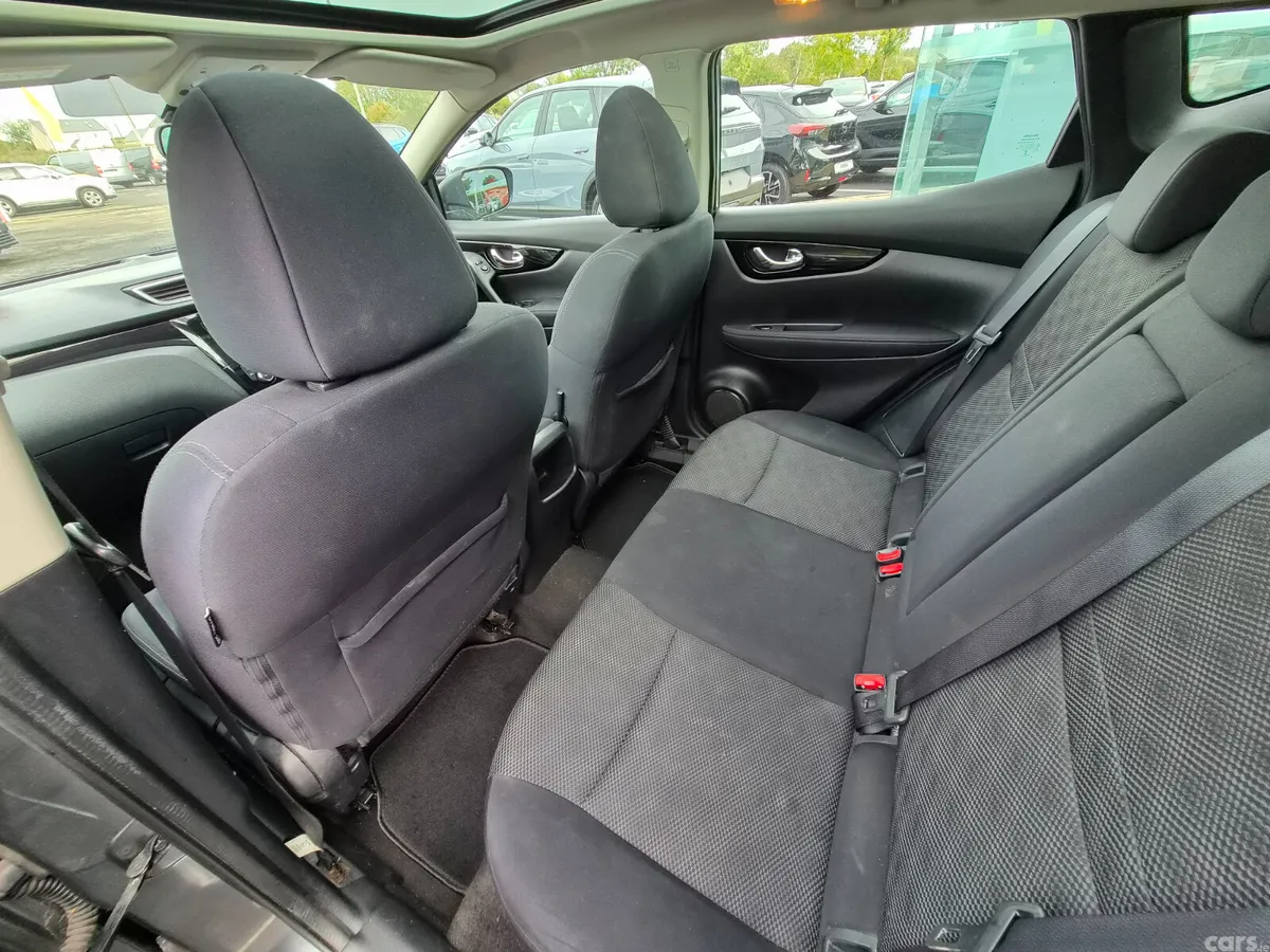 Nissan Qashqai SUV, Diesel, 2017, Grey