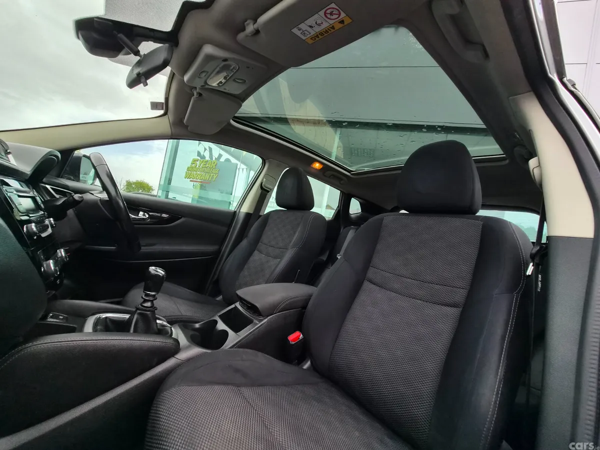 Nissan Qashqai SUV, Diesel, 2017, Grey