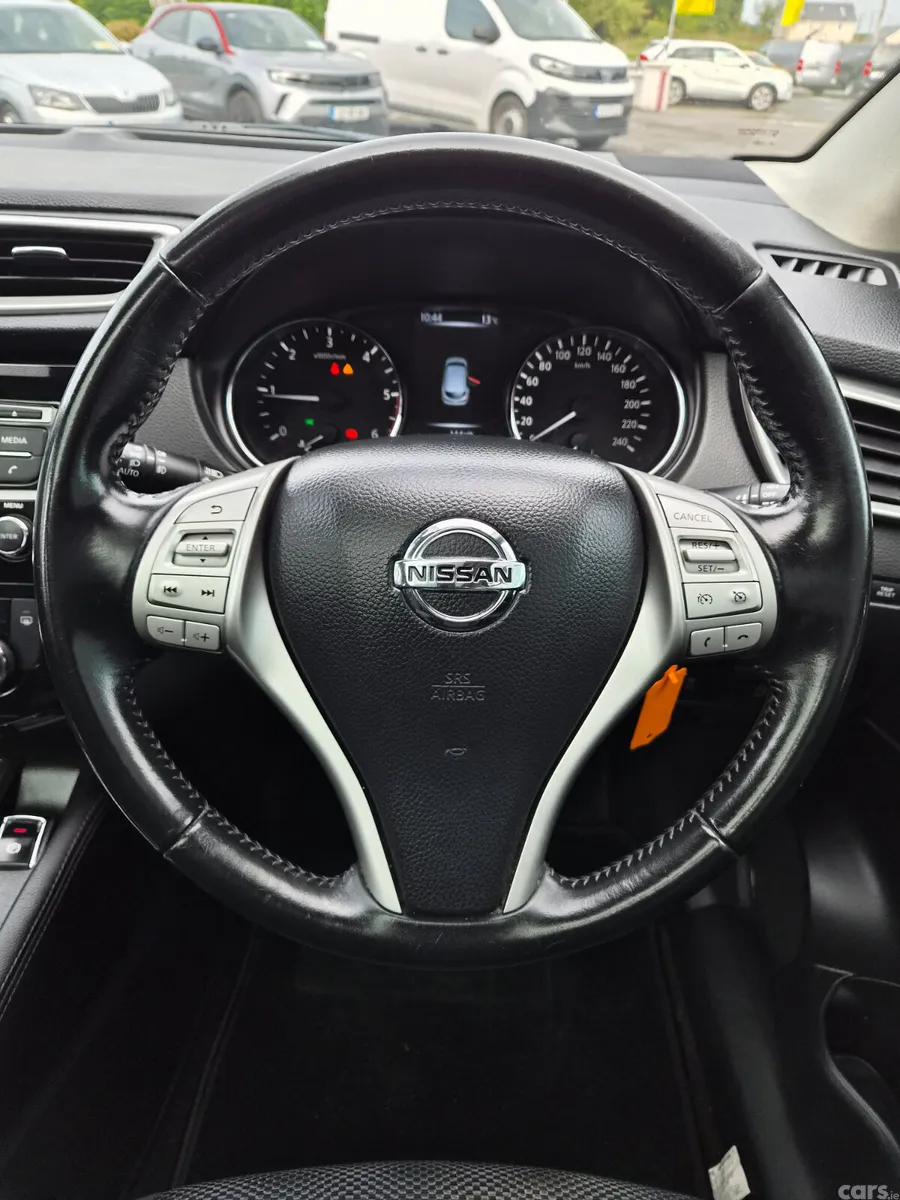 Nissan Qashqai SUV, Diesel, 2017, Grey