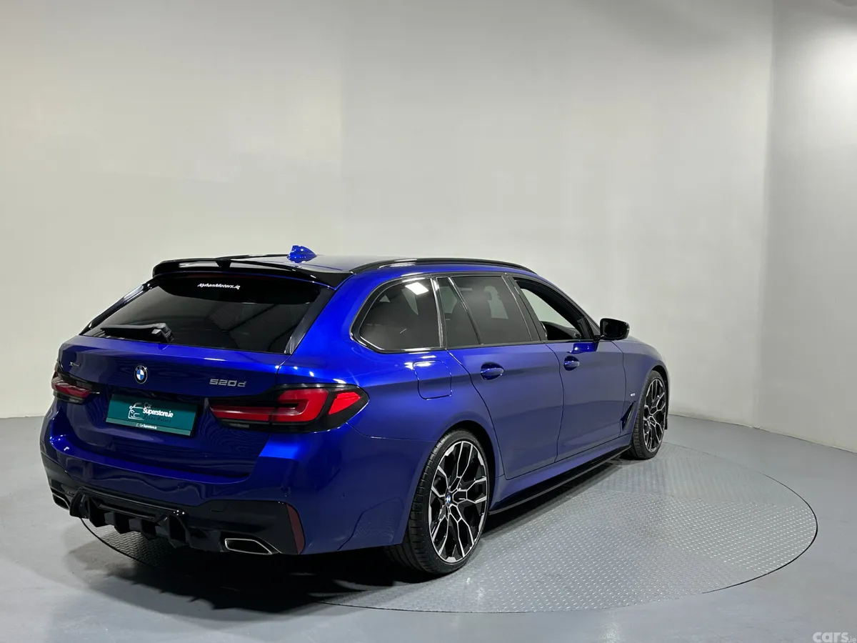 BMW 5-Series Estate, Diesel, 2021, Blue