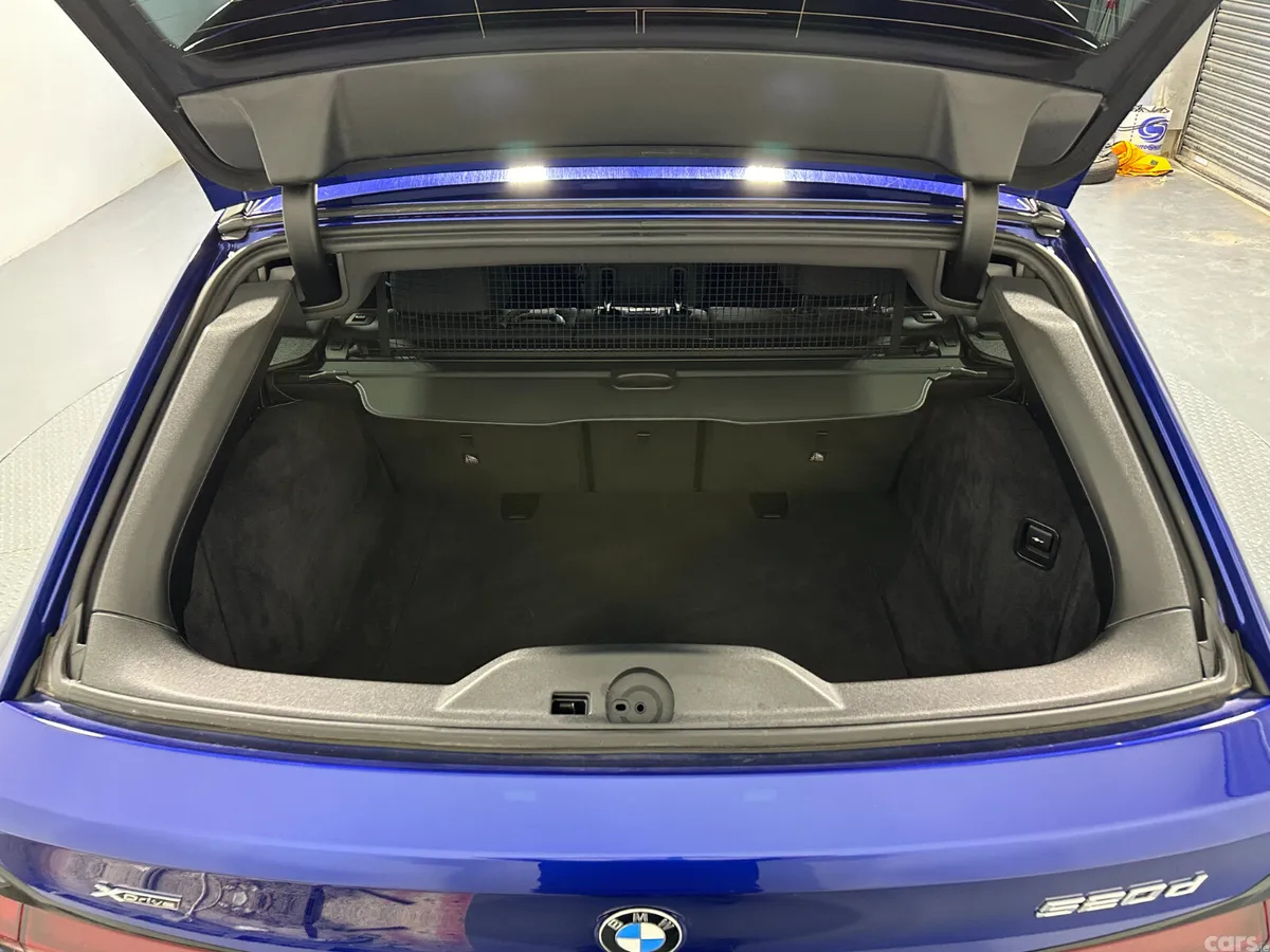 BMW 5-Series Estate, Diesel, 2021, Blue