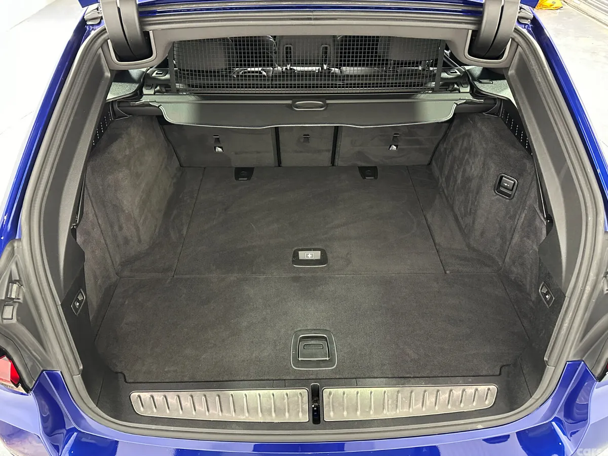 BMW 5-Series Estate, Diesel, 2021, Blue