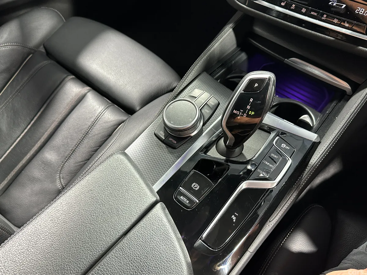BMW 5-Series Estate, Diesel, 2021, Blue