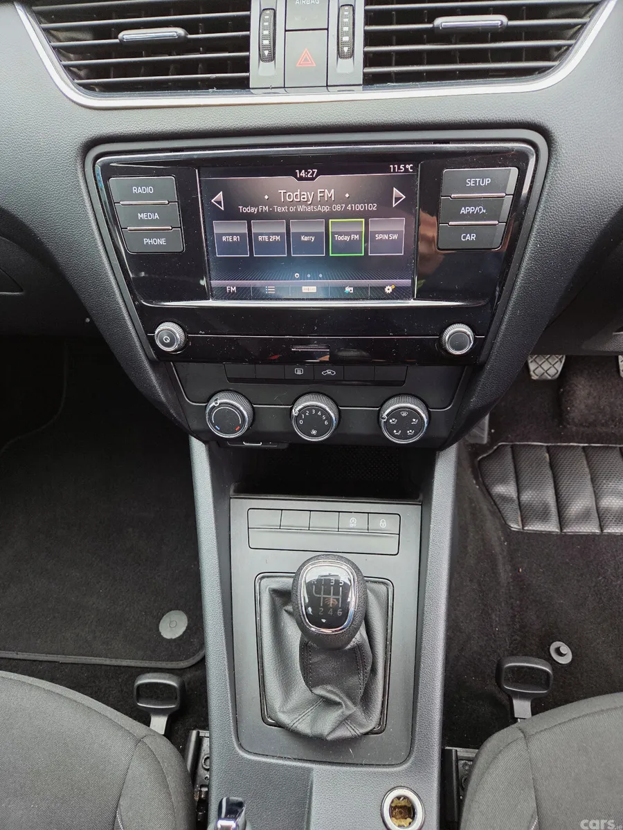 Skoda Octavia Saloon, Petrol, 2019, White