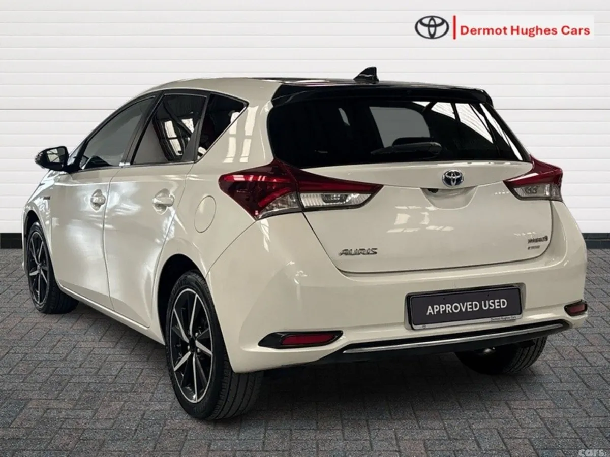 Toyota Auris MPV, Petrol Hybrid, 2018, White