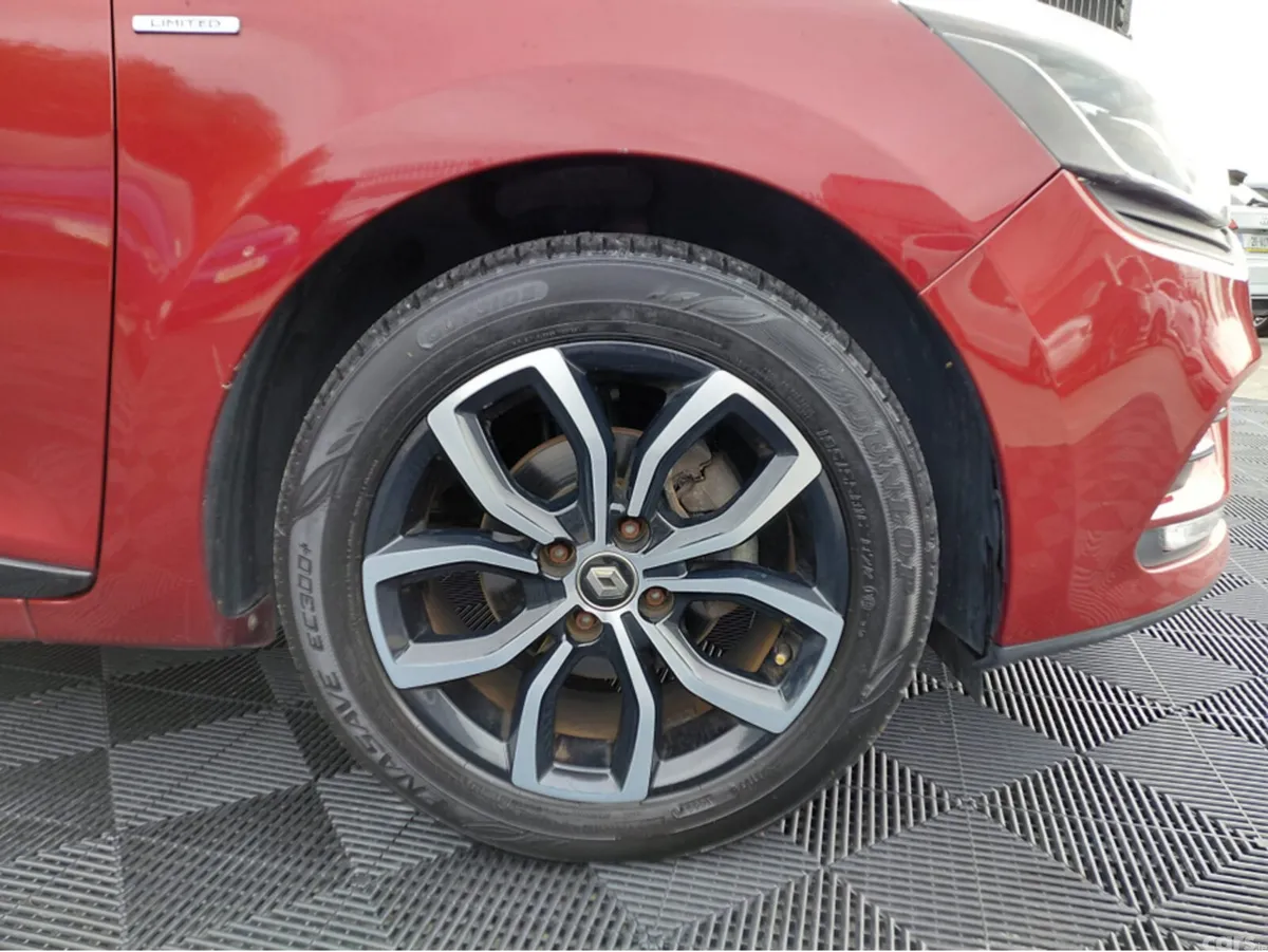 Renault Clio Hatchback, Petrol, 2019, Red