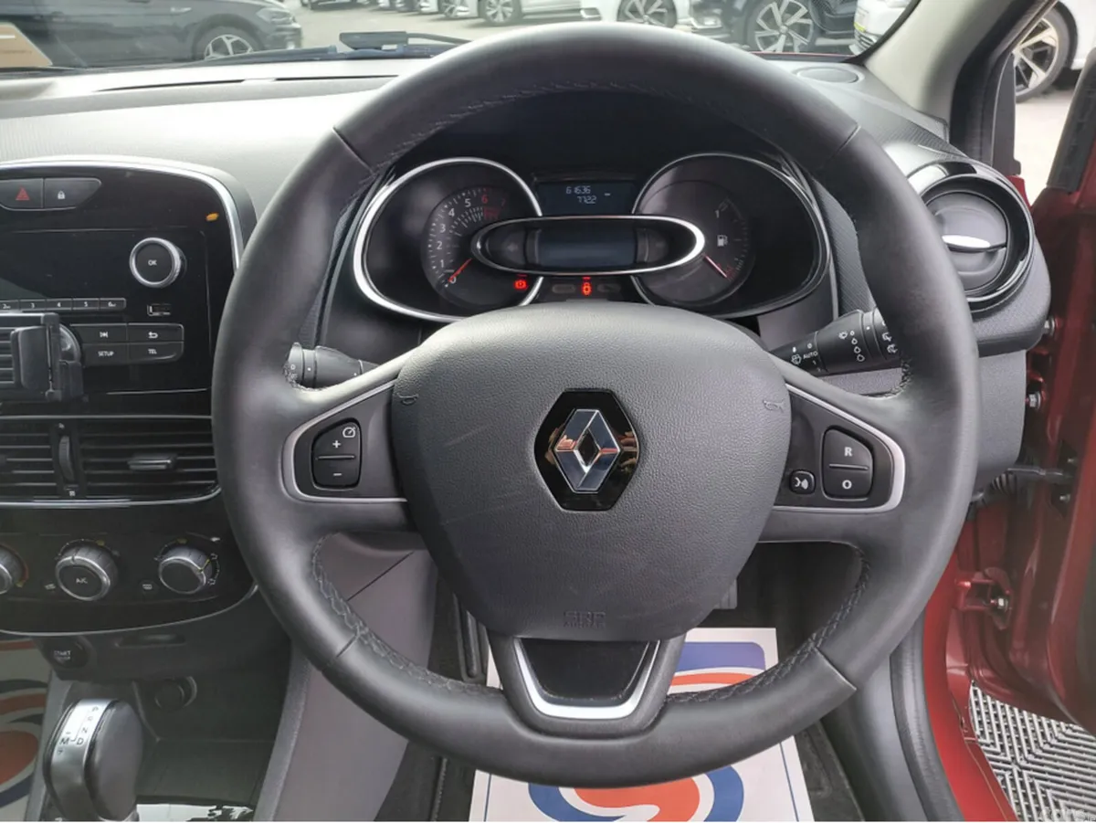 Renault Clio Hatchback, Petrol, 2019, Red