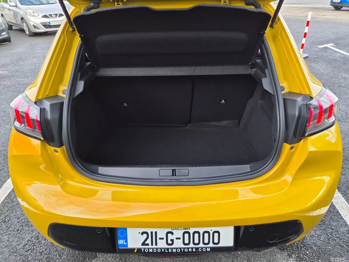 Peugeot 208 Hatchback, Petrol, 2021, Yellow