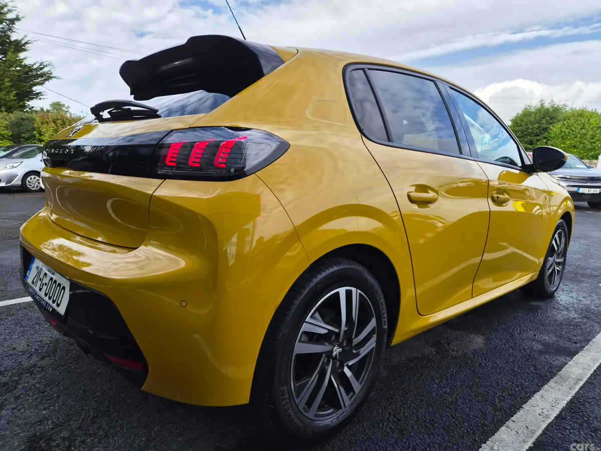 Peugeot 208 Hatchback, Petrol, 2021, Yellow