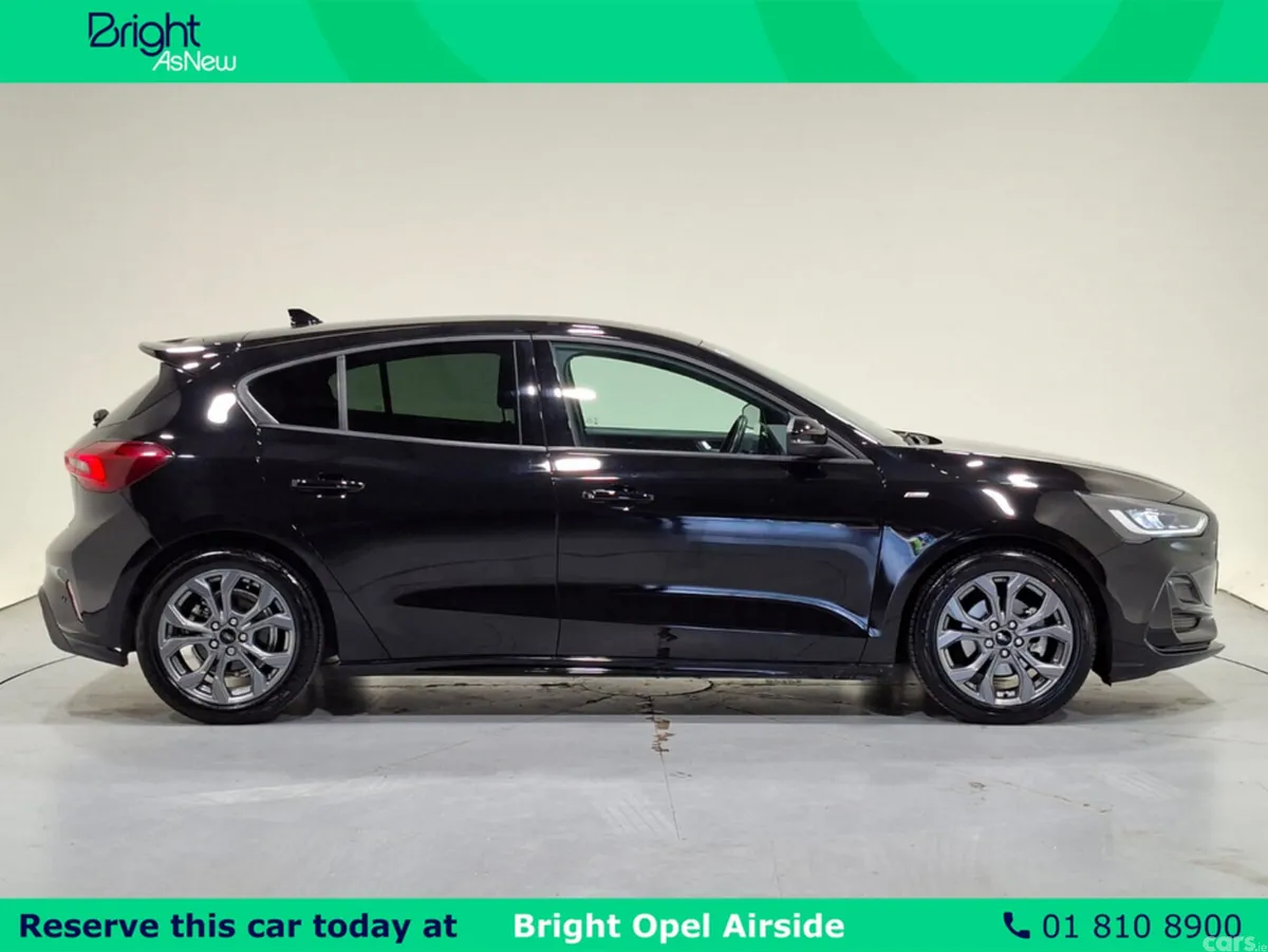 Ford Focus Hatchback, Petrol, 2024, Black