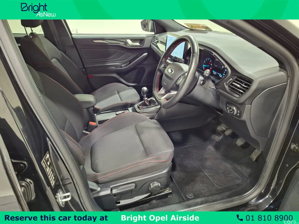 Ford Focus Hatchback, Petrol, 2024, Black