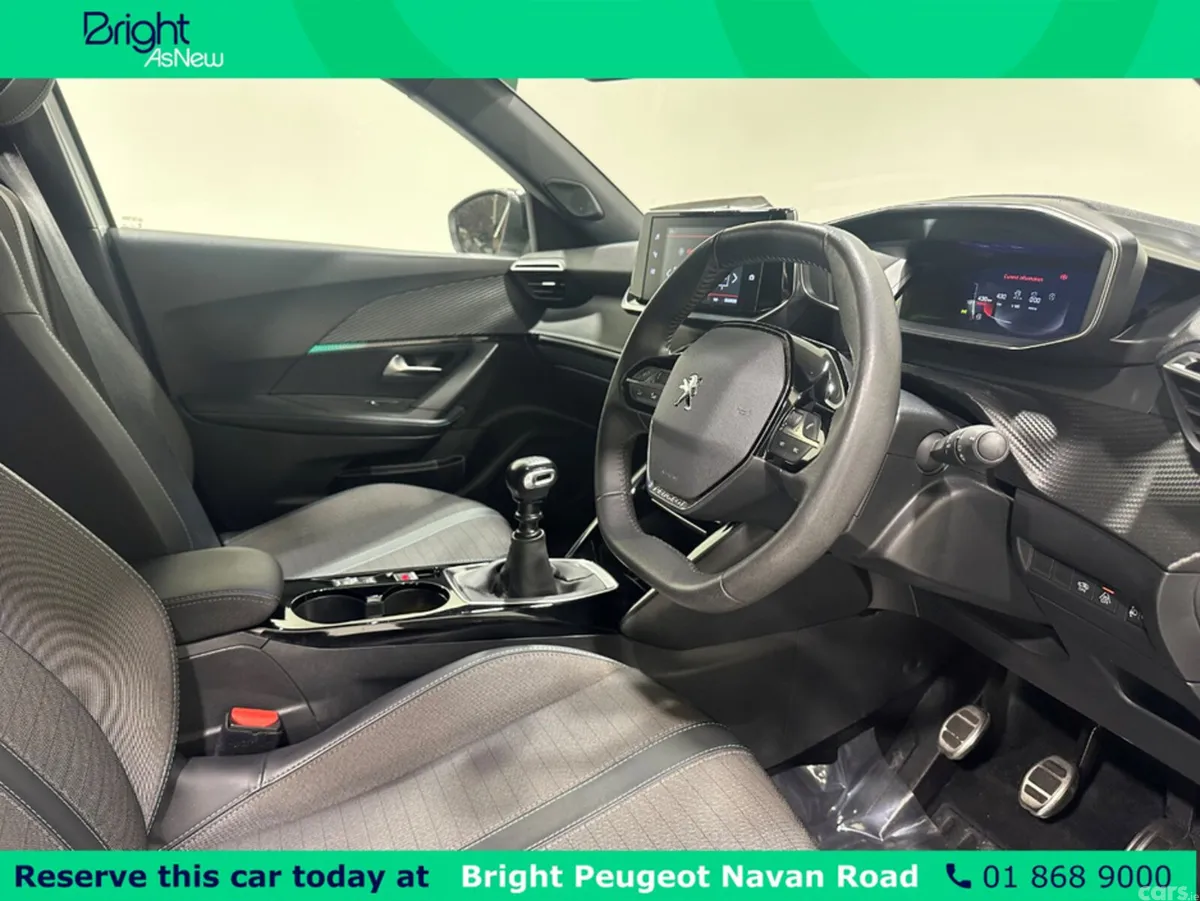 Peugeot 2008 MPV, Petrol, 2023, White