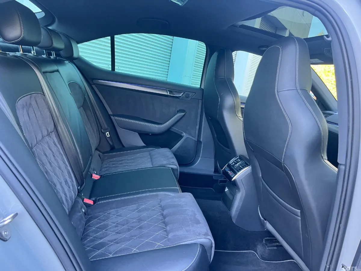 Skoda Superb Hatchback, Diesel, 2021, Grey