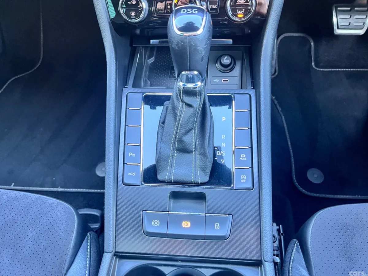 Skoda Superb Hatchback, Diesel, 2021, Grey