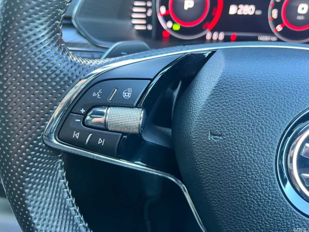 Skoda Superb Hatchback, Diesel, 2021, Grey