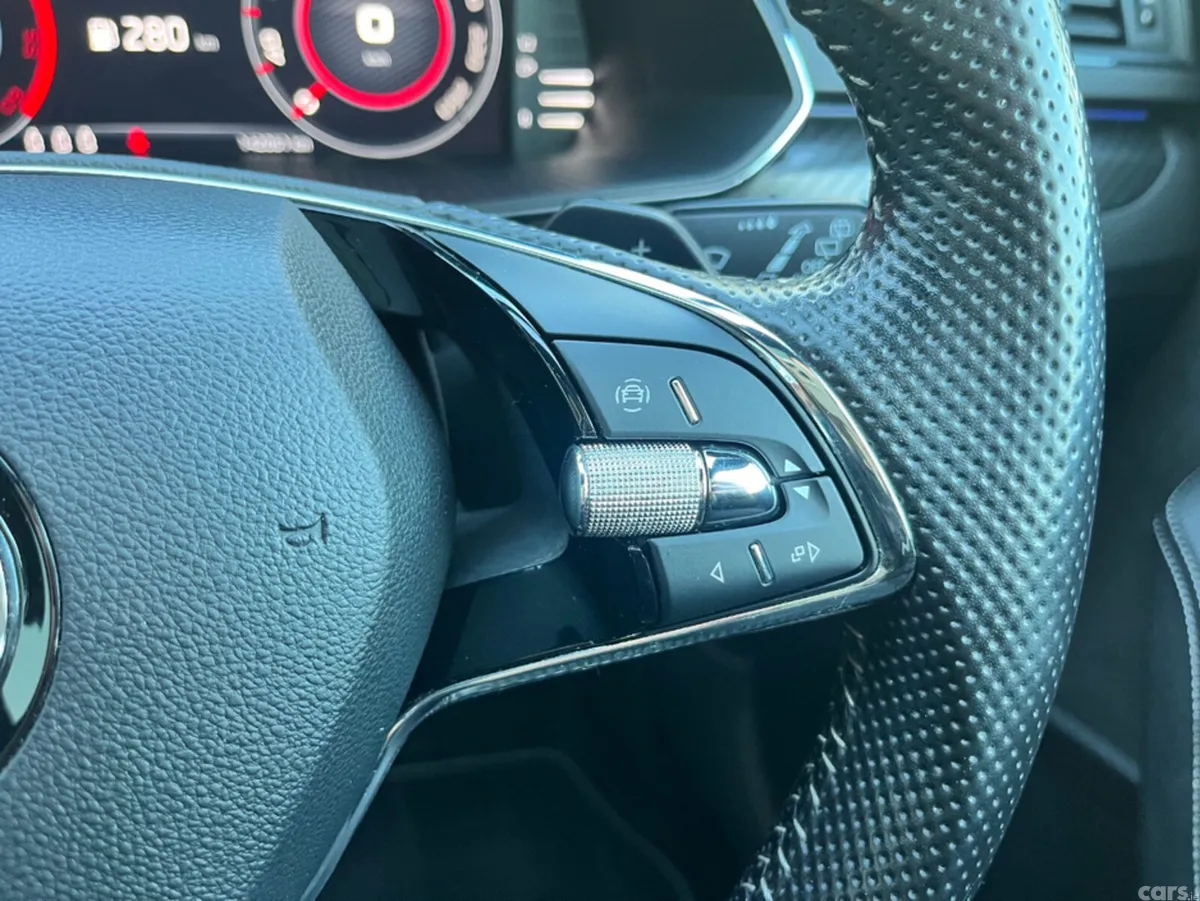 Skoda Superb Hatchback, Diesel, 2021, Grey