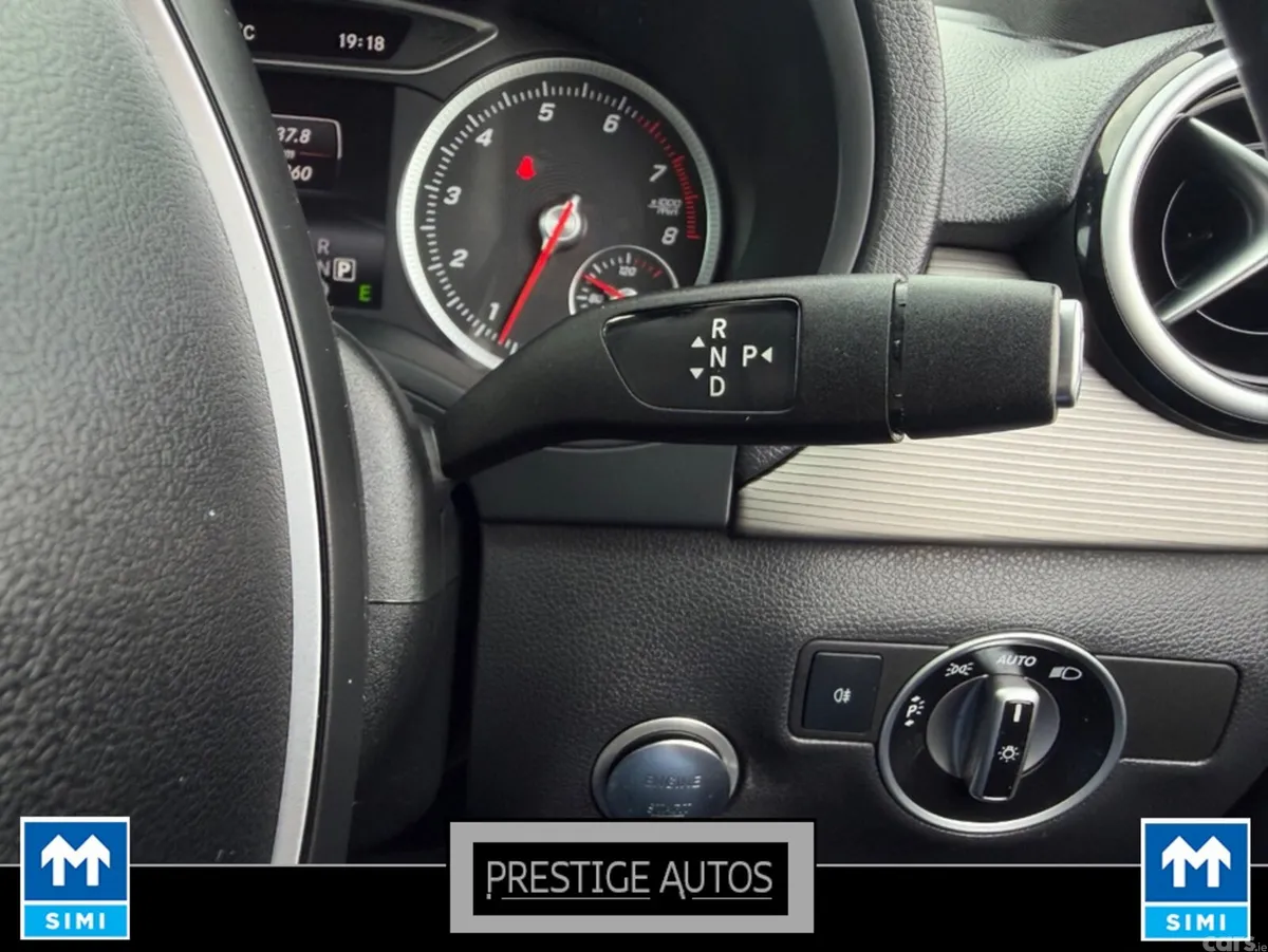 Mercedes-Benz B-Class Hatchback, Petrol, 2015, Blue