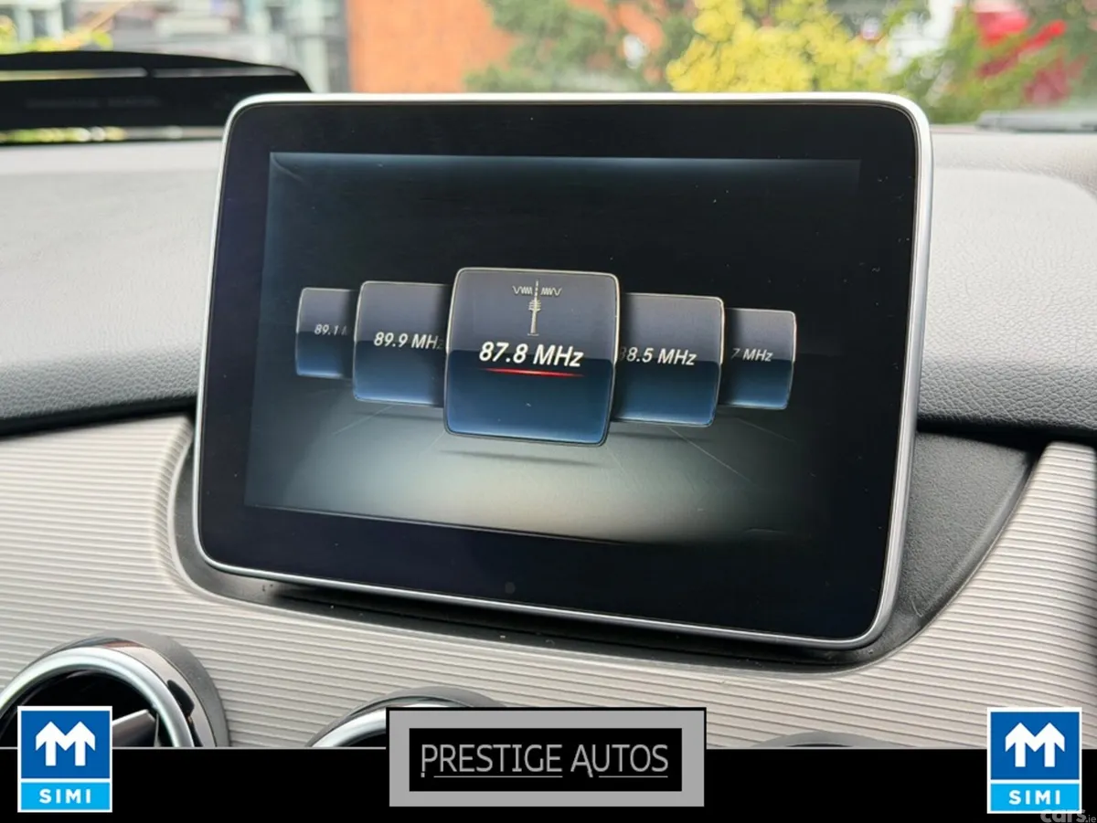 Mercedes-Benz B-Class Hatchback, Petrol, 2015, Blue