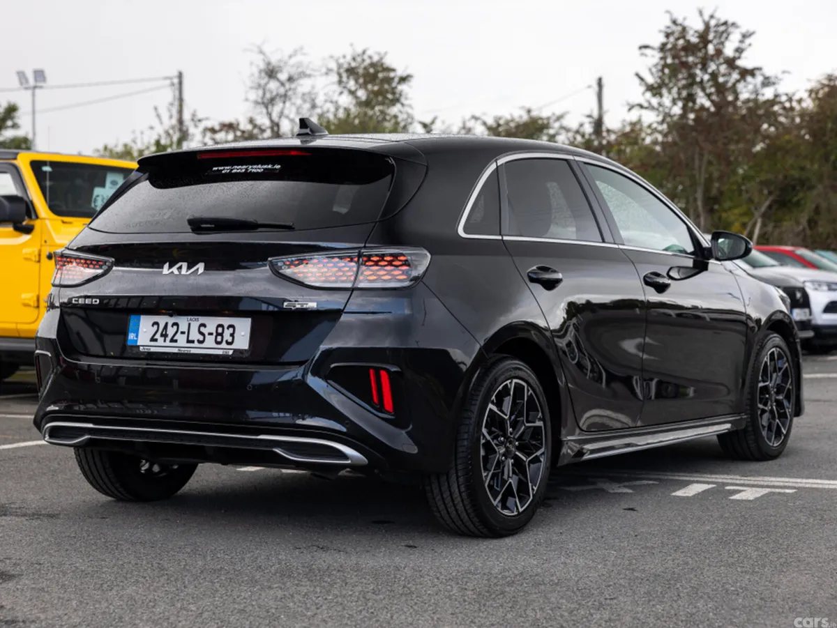 Kia Ceed Hatchback, Petrol, 2024, Black