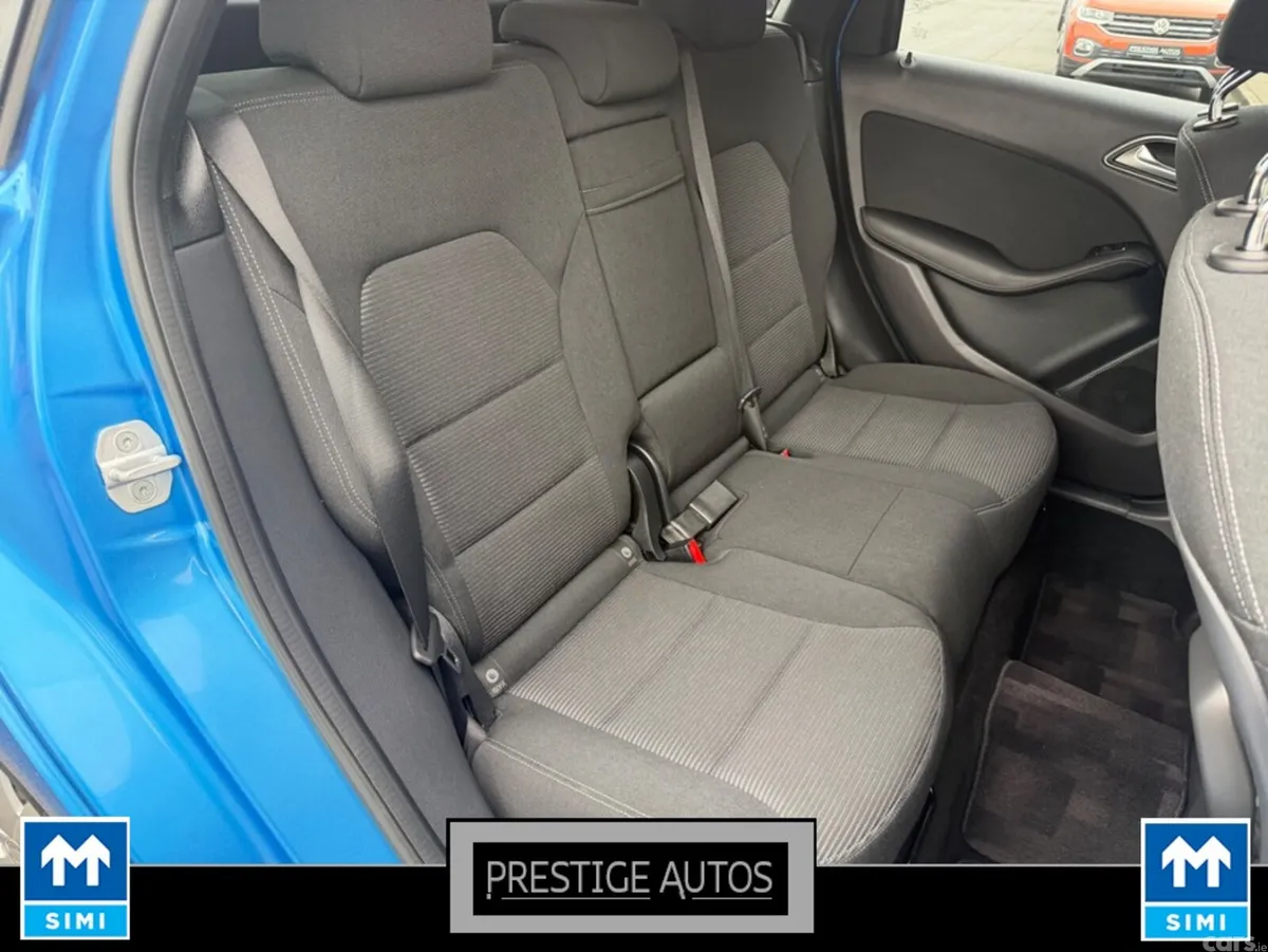 Mercedes-Benz B-Class Hatchback, Petrol, 2015, Blue