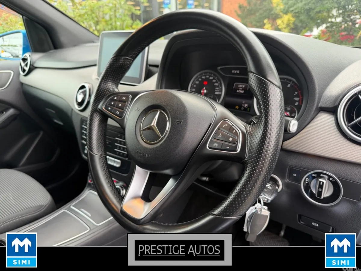 Mercedes-Benz B-Class Hatchback, Petrol, 2015, Blue