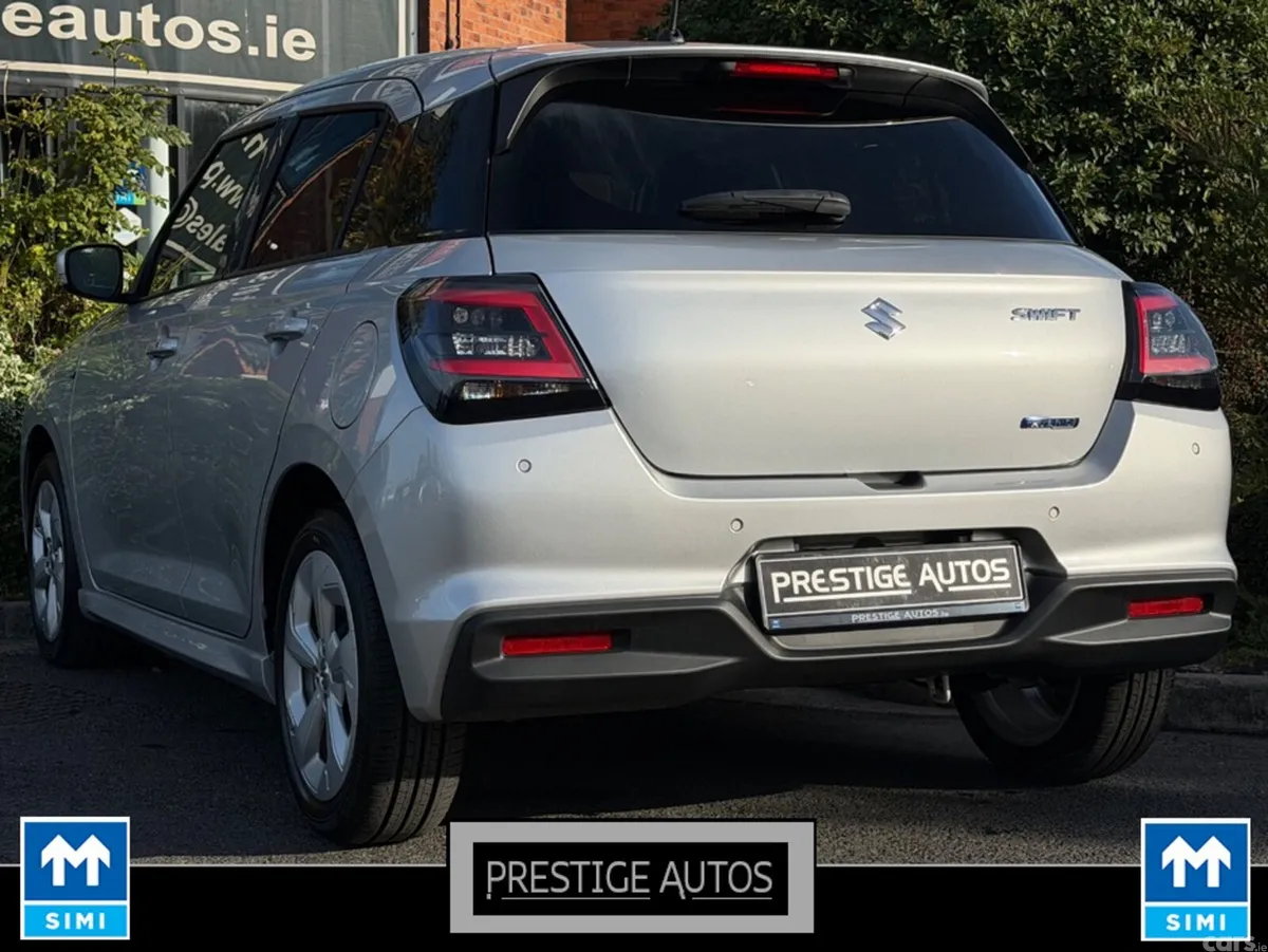 Suzuki Swift Hatchback, Petrol Hybrid, 2023, Silver