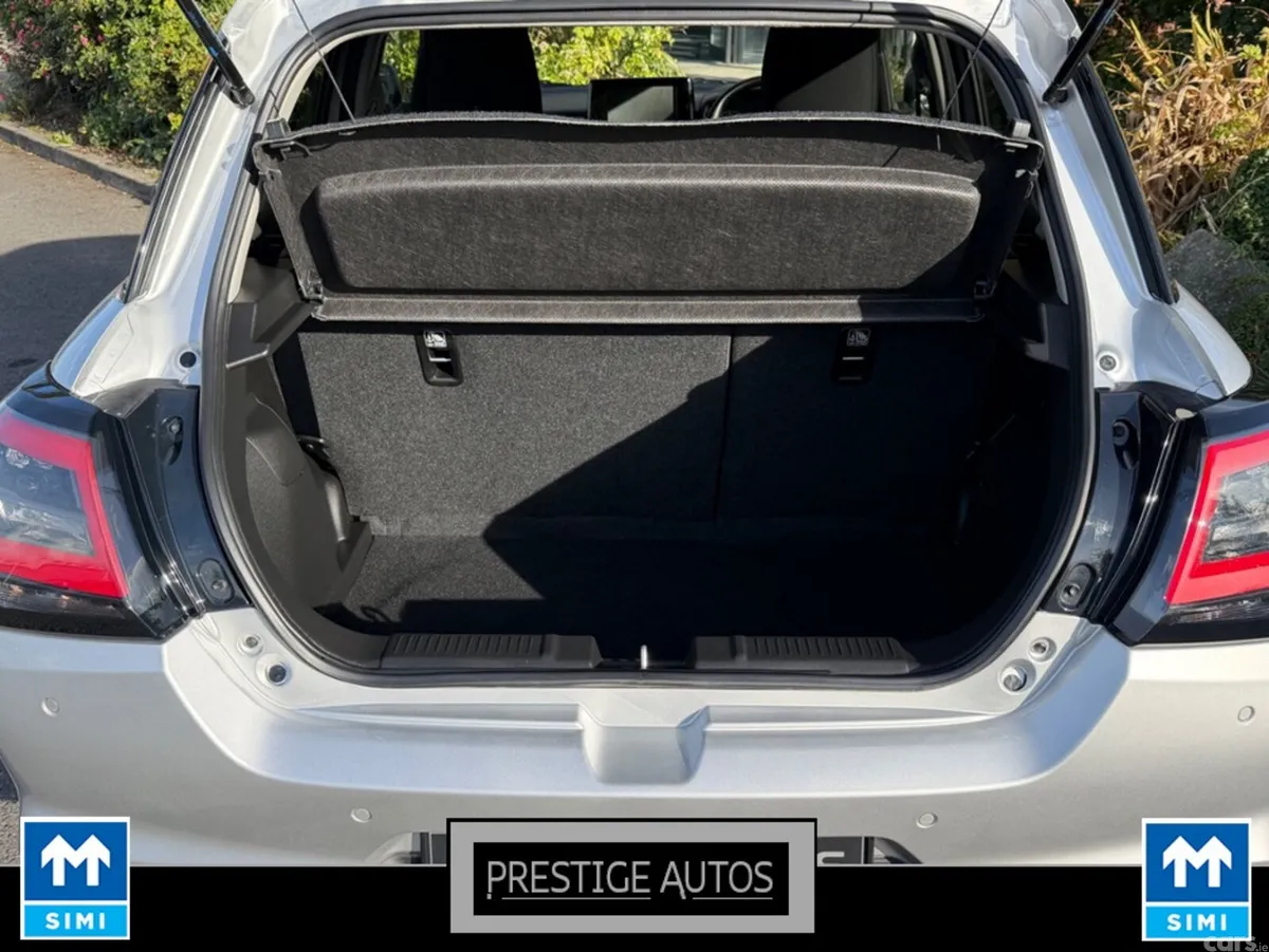 Suzuki Swift Hatchback, Petrol Hybrid, 2023, Silver