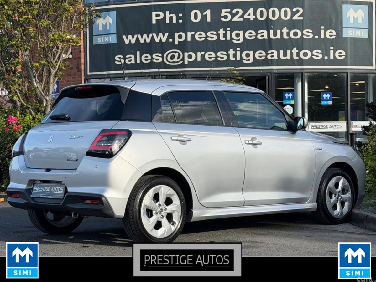 Suzuki Swift Hatchback, Petrol Hybrid, 2023, Silver