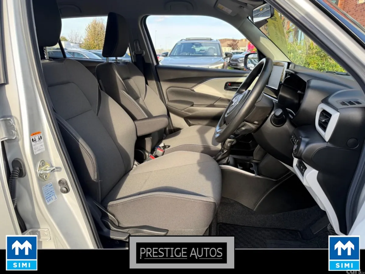 Suzuki Swift Hatchback, Petrol Hybrid, 2023, Silver