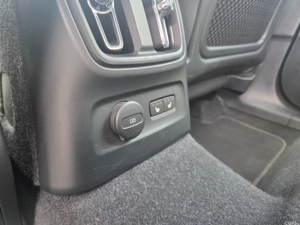 Volvo XC40 Estate, Petrol Plug-in Hybrid, 2023, Black